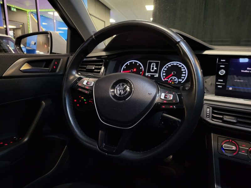 VOLKSWAGEN POLO 1.0 TSI 95cv CONFORTLINE / SUIVI COMPLET VOLKSWAGEN / CARPLAY / TOIT OUVRANT / FRONT