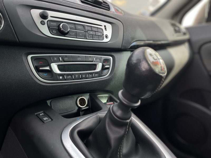 RENAULT SCENIC 1.5L DCI 110CH LIMITED GARANTIE 6 MOIS