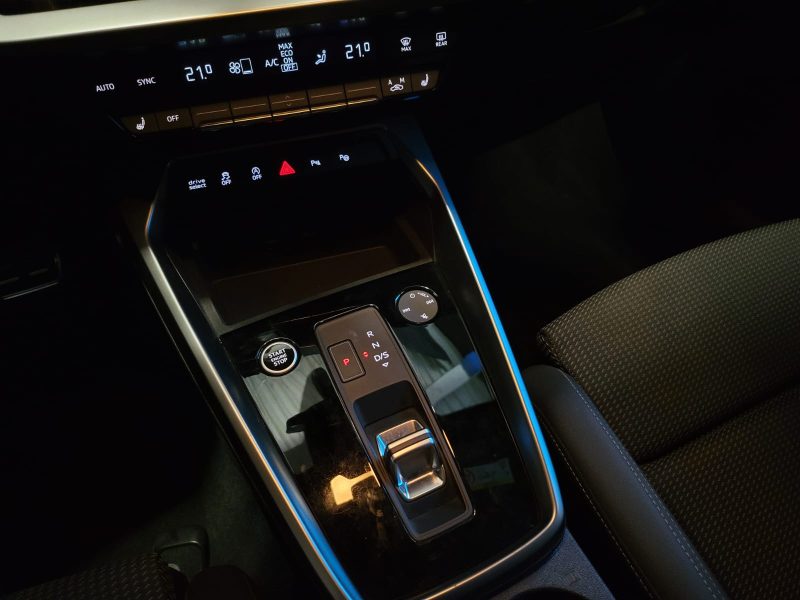 AUDI A3 SPORTBACK 2.0 40 TDi 200cv TURBO QUATTRO S-LINE VIRTUAL COCKPIT / KEYLESS / SIEGES CHAUF