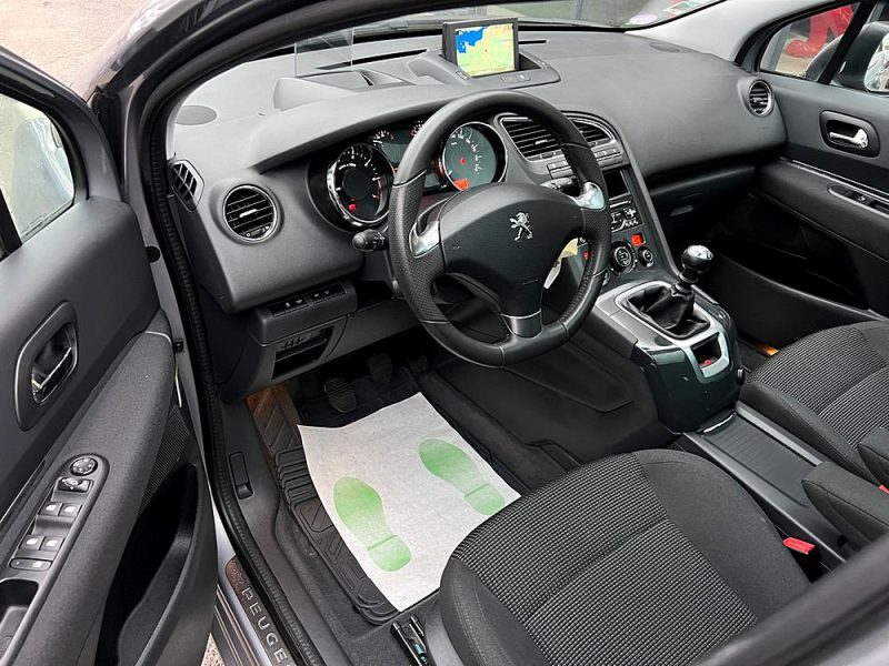 PEUGEOT 5008 PHASE 2 ALLURE 1.2 130 7 PLACES TOIT PANO GPS CAMERA 58 900 Kms CritAir1- GARANTIE 1 AN