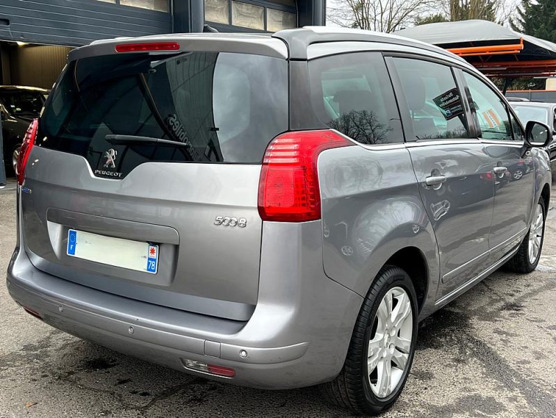 PEUGEOT 5008 PHASE 2 ALLURE 1.2 130 7 PLACES TOIT PANO GPS CAMERA 58 900 Kms CritAir1- GARANTIE 1 AN