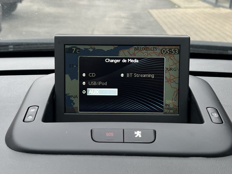 PEUGEOT 5008 PHASE 2 ALLURE 1.2 130 7 PLACES TOIT PANO GPS CAMERA 58 900 Kms CritAir1- GARANTIE 1 AN