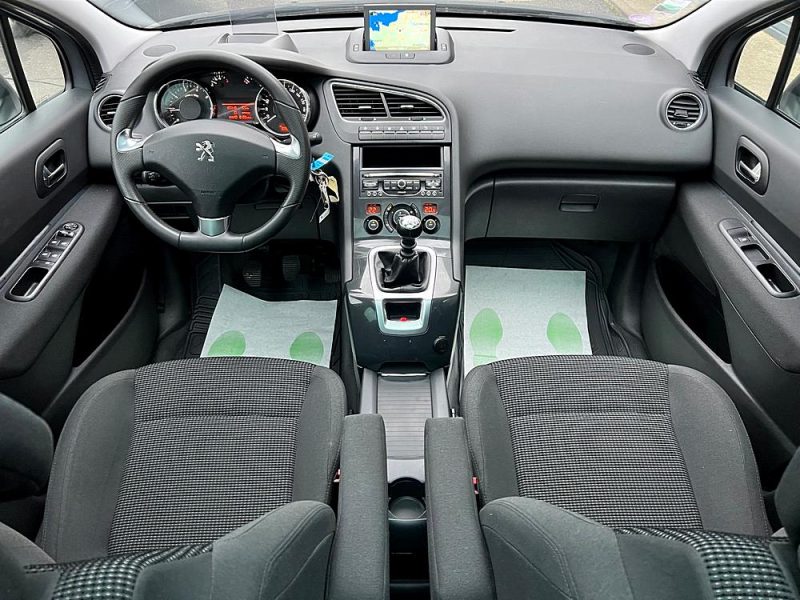 PEUGEOT 5008 PHASE 2 ALLURE 1.2 130 7 PLACES TOIT PANO GPS CAMERA 58 900 Kms CritAir1- GARANTIE 1 AN