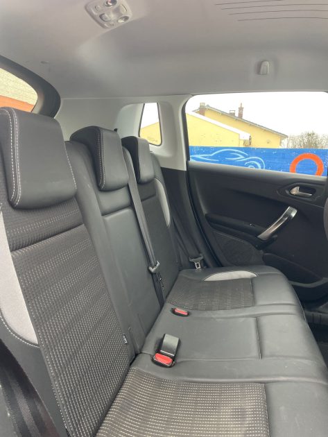 PEUGEOT 2008 1.6 BlueHDi 120cv