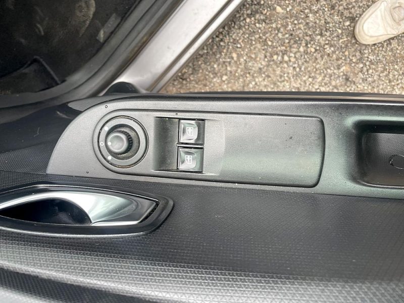 RENAULT CLIO 4 0.9i TCE 90 TREND 2015