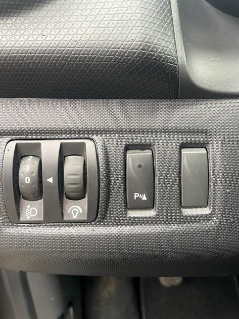 RENAULT CLIO 4 0.9i TCE 90 TREND 2015