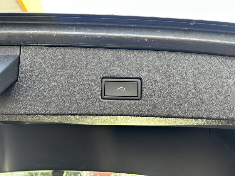 VOLKSWAGEN  T-ROC 2023