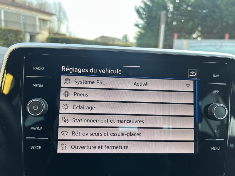 VOLKSWAGEN  T-ROC 2023