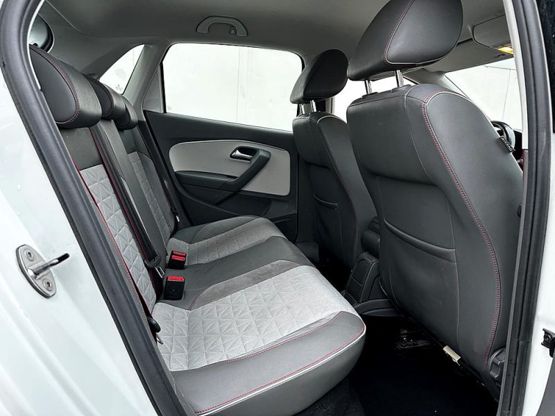 VOLKSWAGEN POLO V 2016