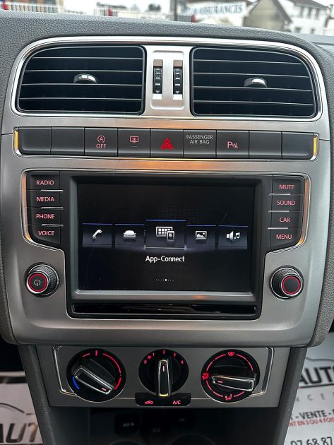 VOLKSWAGEN POLO V 2016