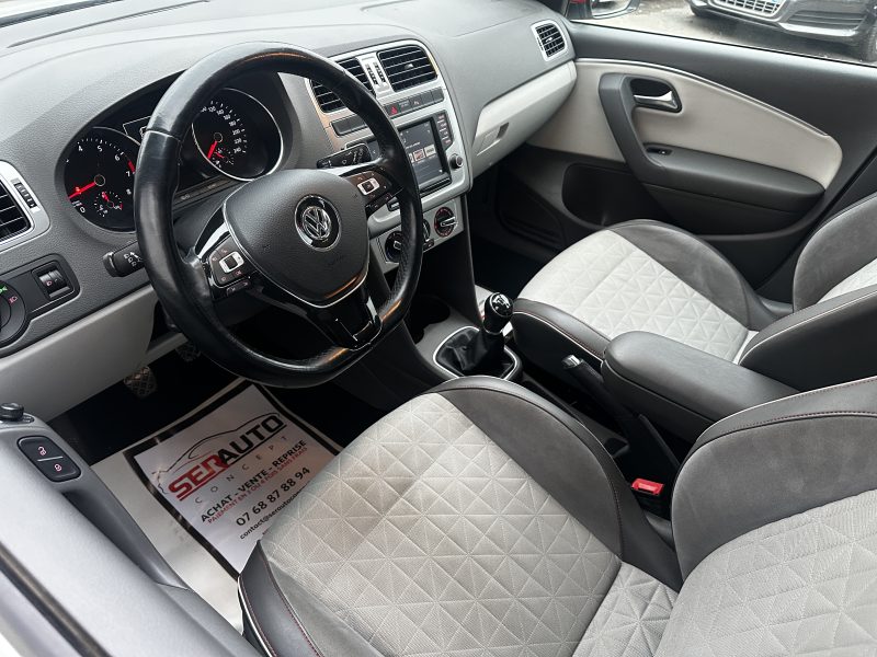 VOLKSWAGEN POLO V 2016