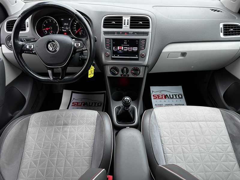 VOLKSWAGEN POLO V 2016