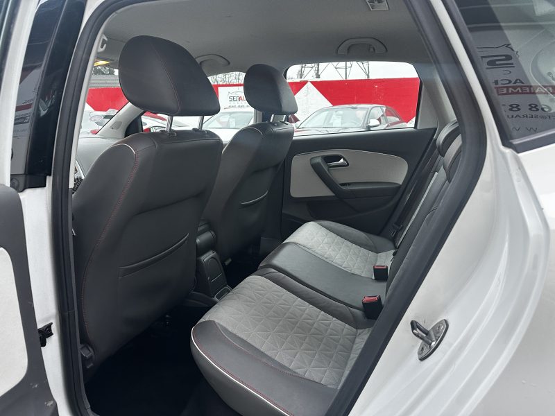 VOLKSWAGEN POLO V 2016