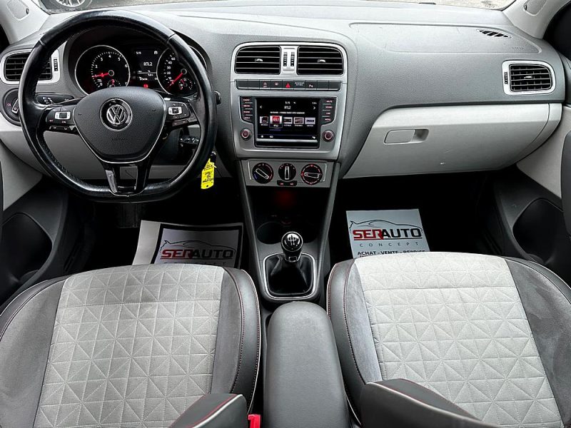 VOLKSWAGEN POLO V 2016