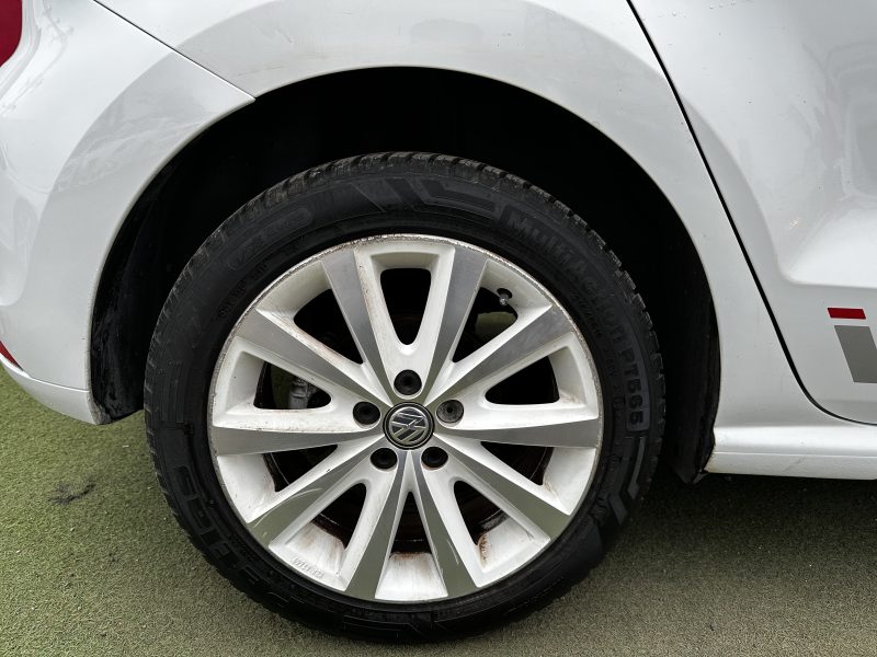 VOLKSWAGEN POLO V 2016