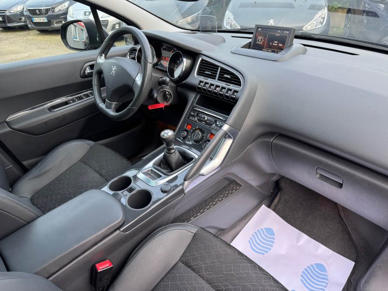 PEUGEOT 3008 1.6 HDi 115 ALLURE 2013