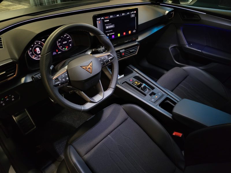 CUPRA LEON 2.0 TSI 300cv VZ / 1ERE MAIN / SIEGES ELECTRIQUES / CARPLAY / CAMERA DE RECUL / VIRTUAL