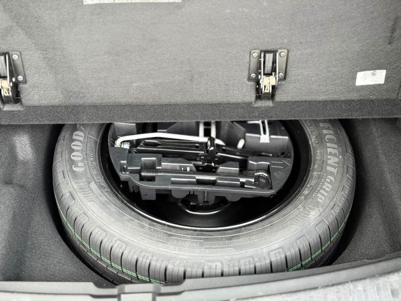 RENAULT MEGANE IV ESTATE DCI 110 ENERGY BUSINESS EDITION