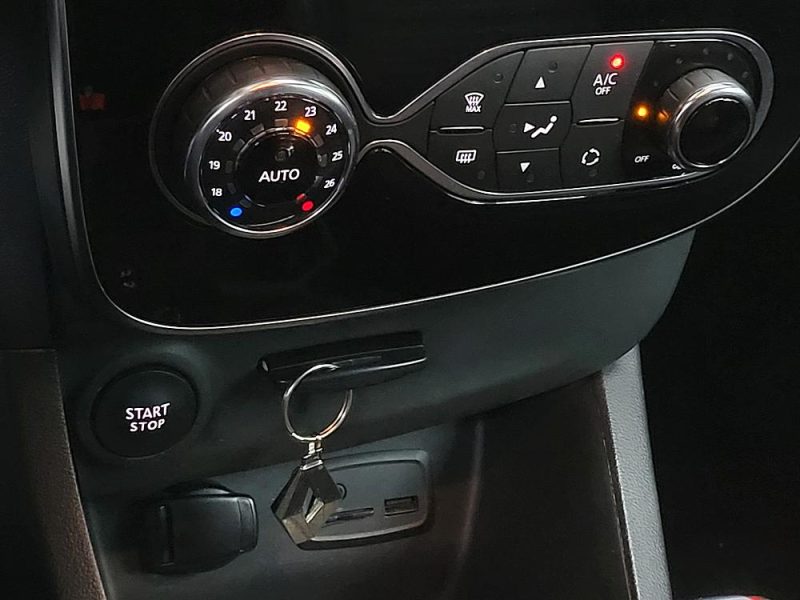 RENAULT CLIO IV RS18 Trophy 1.6 Turbo 220cv Boîte Auto EDC6 / FAIBLE KILOMETRAGE