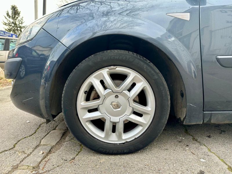 RENAULT SCENIC II 2009