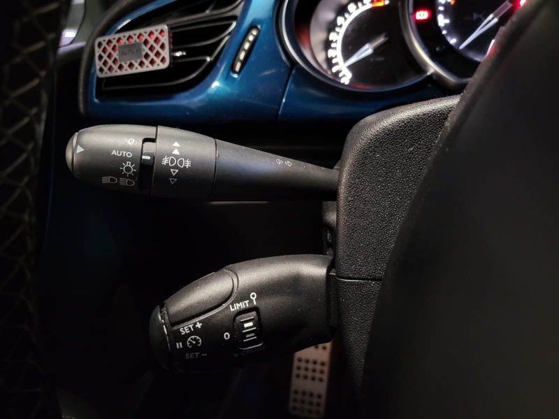 DS DS3 1.2 VTi 110cv SPORT CHIC EAT6 HIFI SYSTEME / CAMERA / BI-COLORS / FULL LED