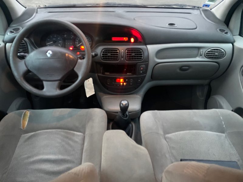 RENAULT MEGANE SCENIC 1.6i 110CV