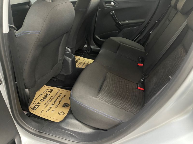 PEUGEOT 208 2018