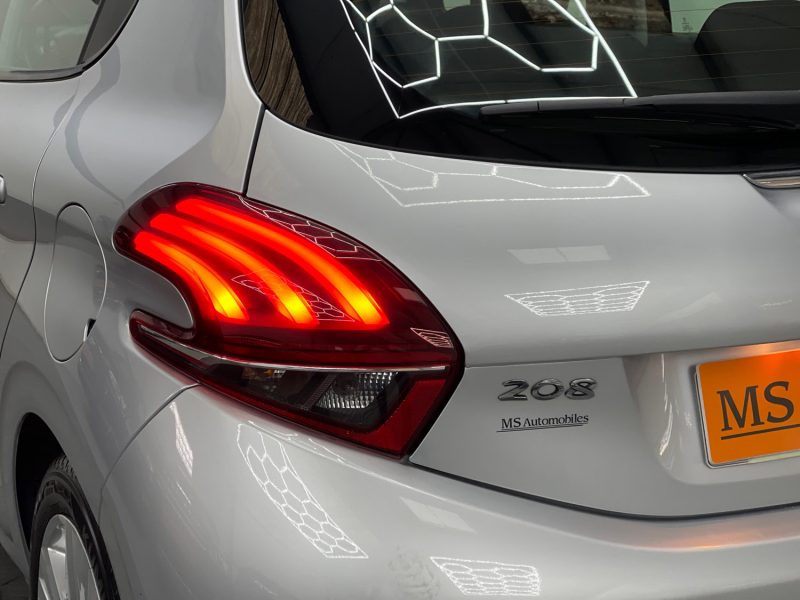 PEUGEOT 208 2018