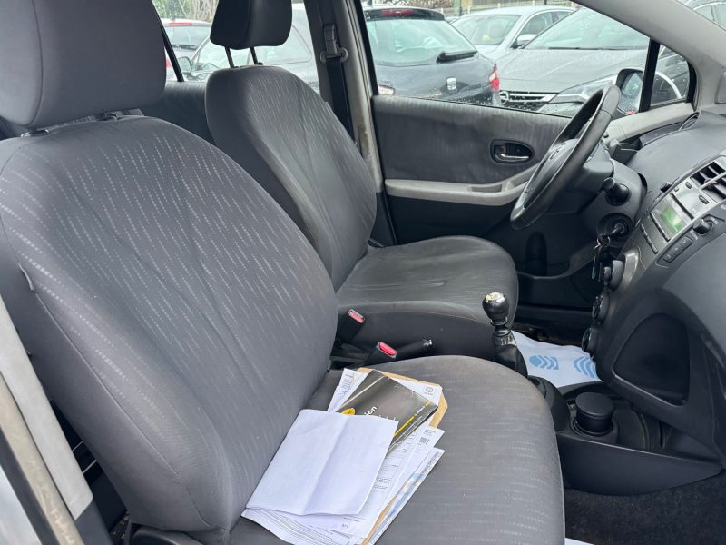 TOYOTA YARIS 2009