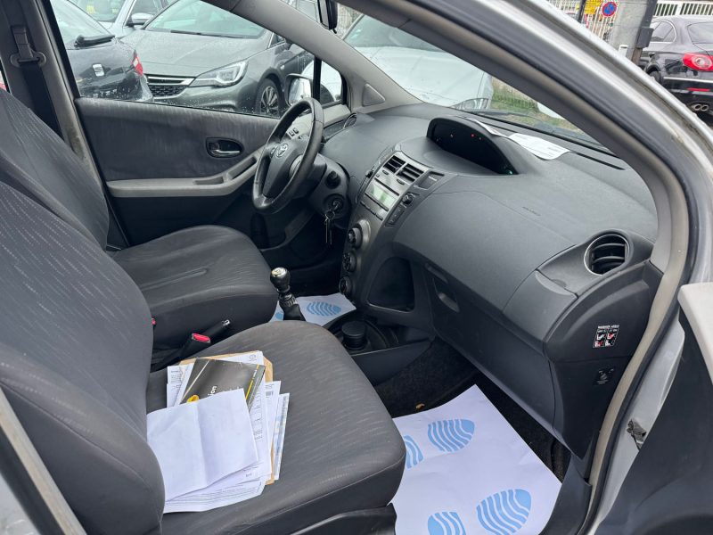 TOYOTA YARIS 2009