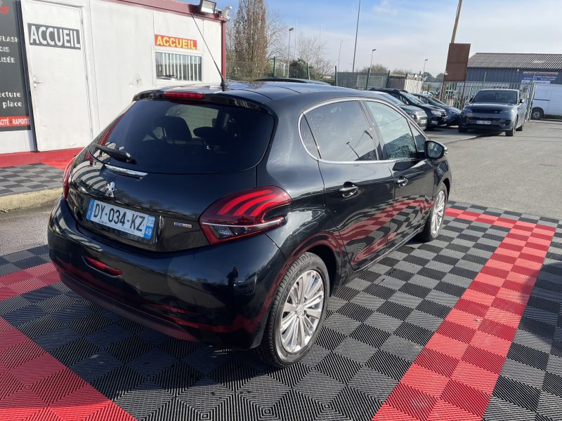 PEUGEOT 208 2015