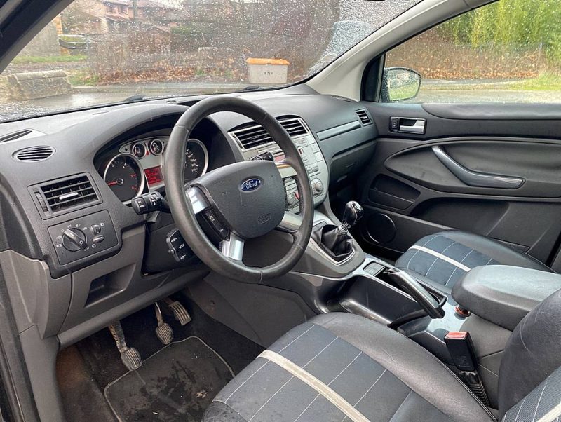 FORD KUGA 2.0 L TDCI 136 ch Titanium, Toit panoramique