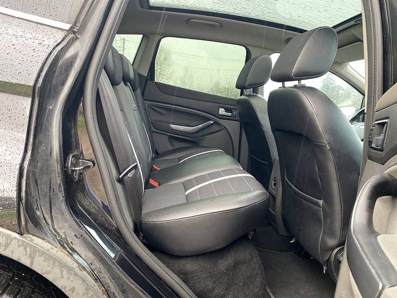 FORD KUGA 2.0 L TDCI 136 ch Titanium, Toit panoramique