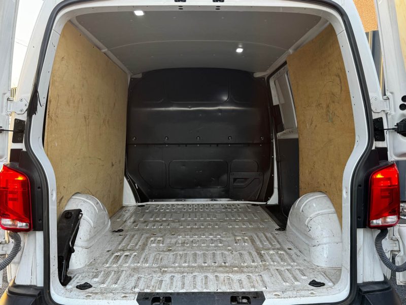 VOLKSWAGEN TRANSPORTER 2021