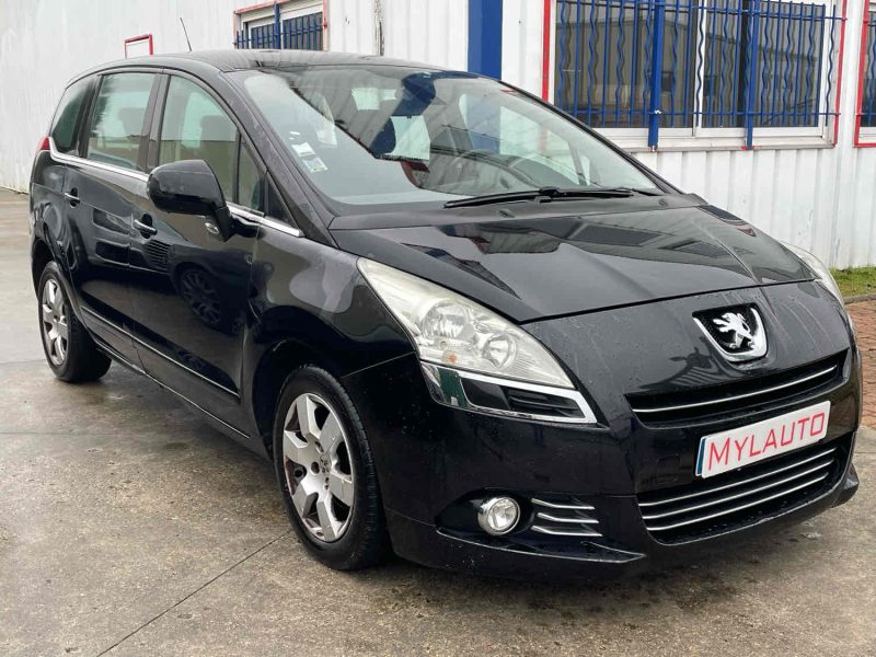 PEUGEOT 5008 2011