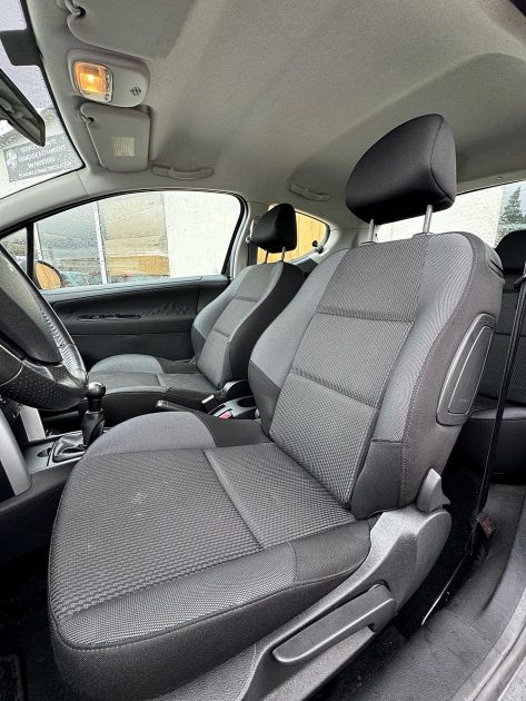 PEUGEOT  207 2012 1.4i 75cv / Distribution Neuve / CT OK / Révisée 