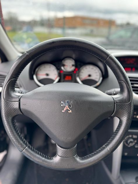 PEUGEOT  207 2012 1.4i 75cv / Distribution Neuve / CT OK / Révisée 