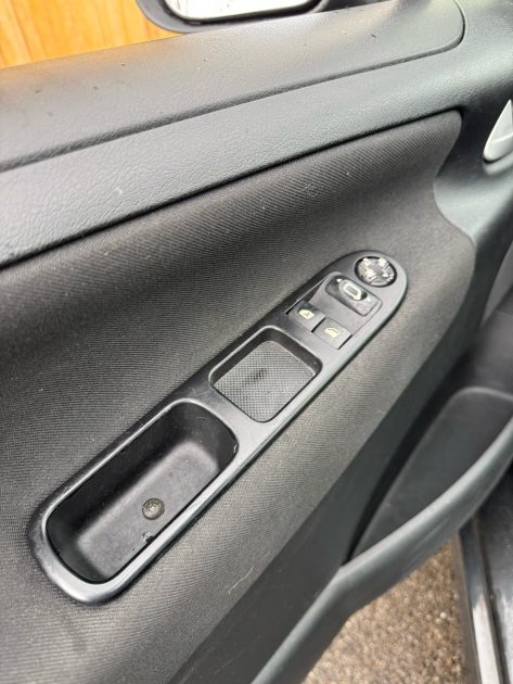 PEUGEOT  207 2012 1.4i 75cv / Distribution Neuve / CT OK / Révisée 