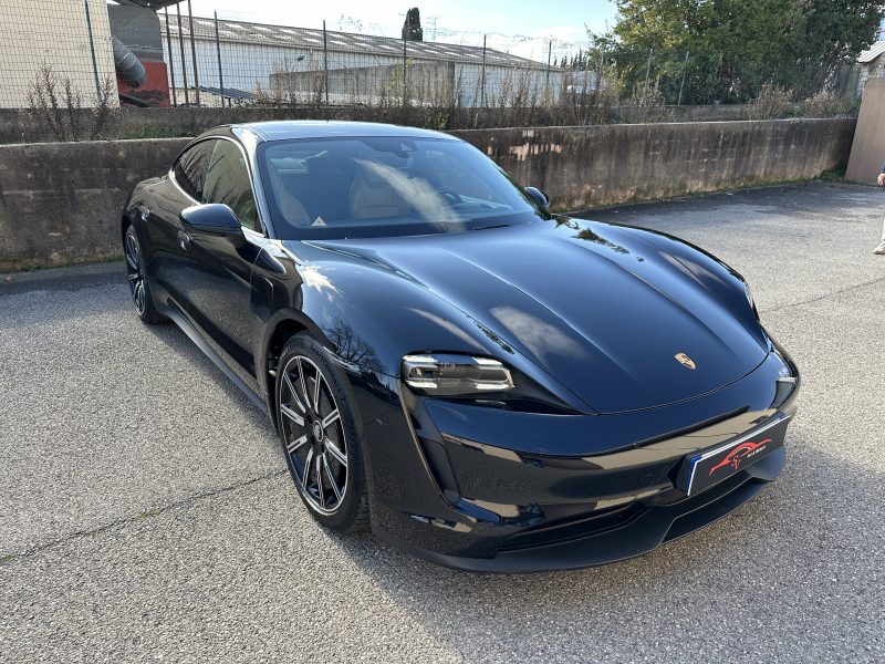 PORSCHE TAYCAN 2021