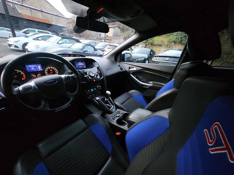 Ford Focus ST III 2.0 ECOBOOST 250 5P*SONY*CAMERA*GPS