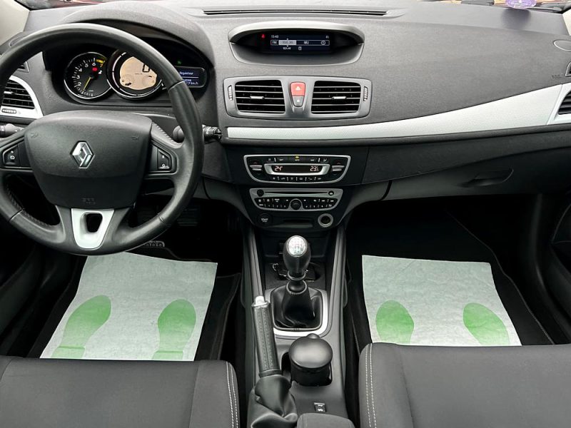 RENAULT MEGANE 3 III COUPE 1.4 TCE 130 Cv 1ERE MAIN TOIT PANO BLUETOOTH CRIT AIR 1 - GARANTIE 1 AN