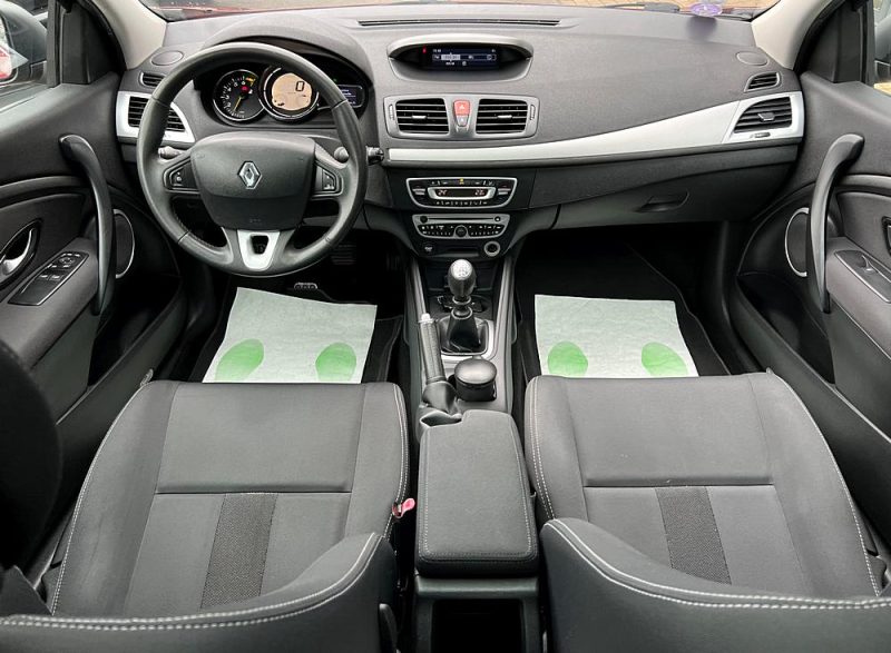 RENAULT MEGANE 3 III COUPE 1.4 TCE 130 Cv 1ERE MAIN TOIT PANO BLUETOOTH CRIT AIR 1 - GARANTIE 1 AN