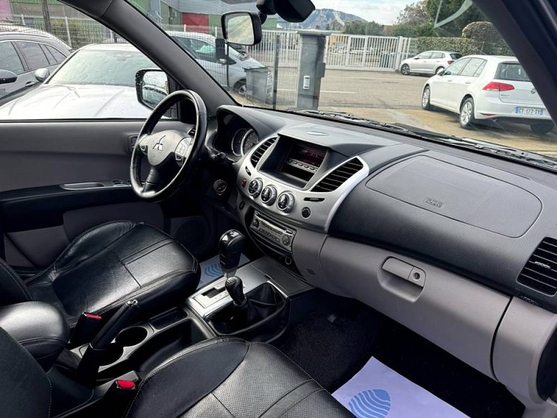 MITSUBISHI L200  2012