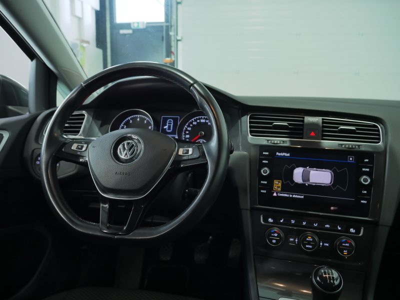 VOLKSWAGEN GOLF 2019