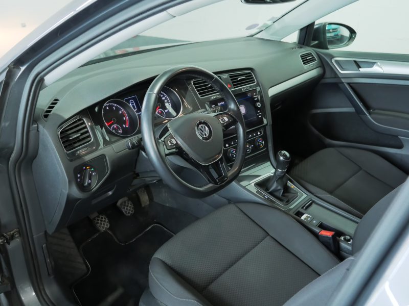 VOLKSWAGEN GOLF 2019