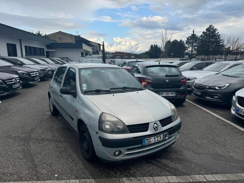 RENAULT CLIO 2003