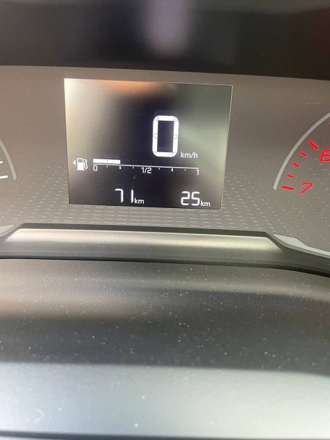 Peugeot 208 1.6HDI 100Cv UNIQUEMENT POUR L'EXPORT 