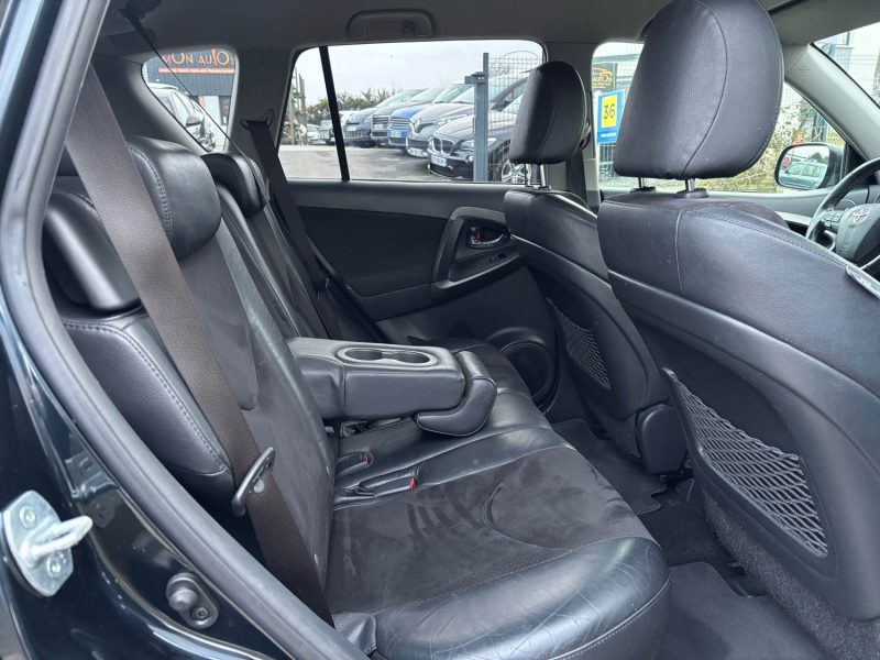 TOYOTA RAV4 2.2 150 CH  D-4D 2 WD FAP LIFE EDITION