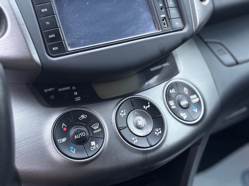 TOYOTA RAV4 2.2 150 CH  D-4D 2 WD FAP LIFE EDITION