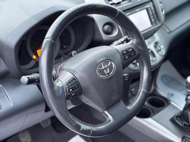 TOYOTA RAV4 2.2 150 CH  D-4D 2 WD FAP LIFE EDITION